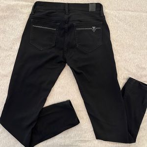 GUESS Black Power Curvy Mid Size 28